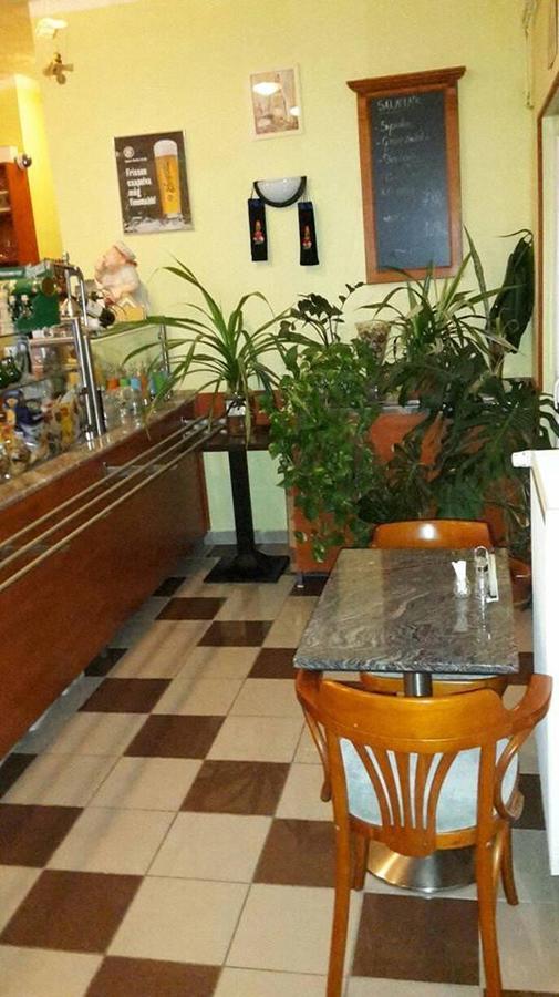 Grill Terasz Etterem Es Szallashely Mezokovesd Luaran gambar