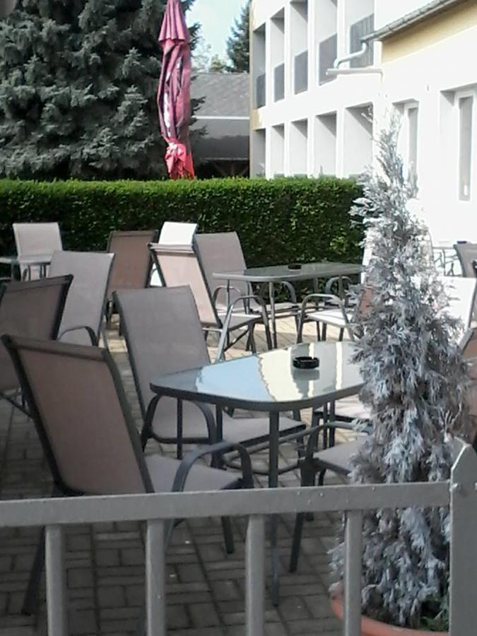 Grill Terasz Etterem Es Szallashely Mezokovesd Luaran gambar