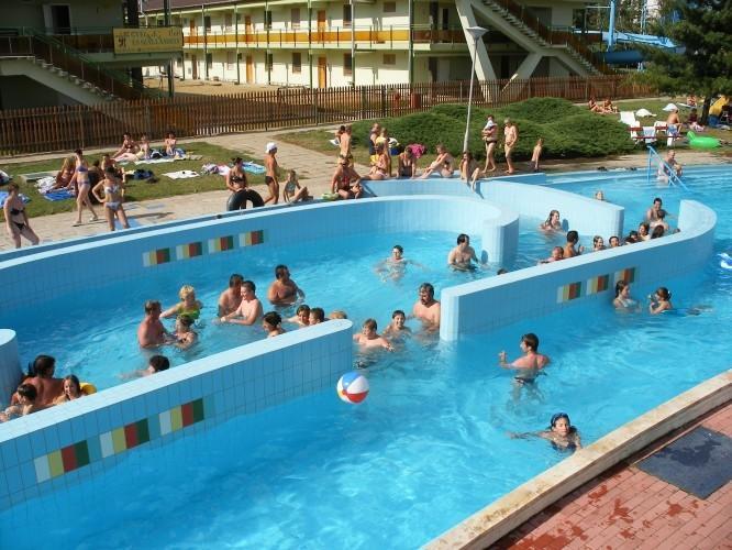 Grill Terasz Etterem Es Szallashely Mezokovesd Luaran gambar