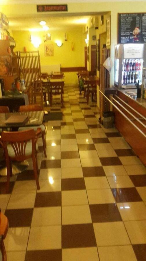 Grill Terasz Etterem Es Szallashely Mezokovesd Luaran gambar